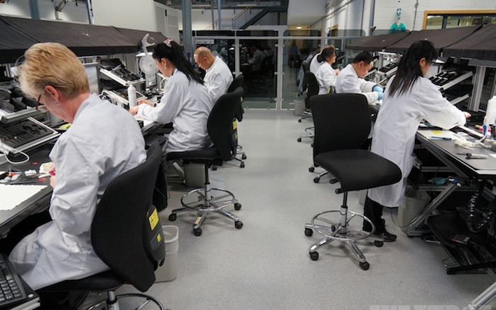 越都碎紙機(jī)電子廠用戶(hù)案例